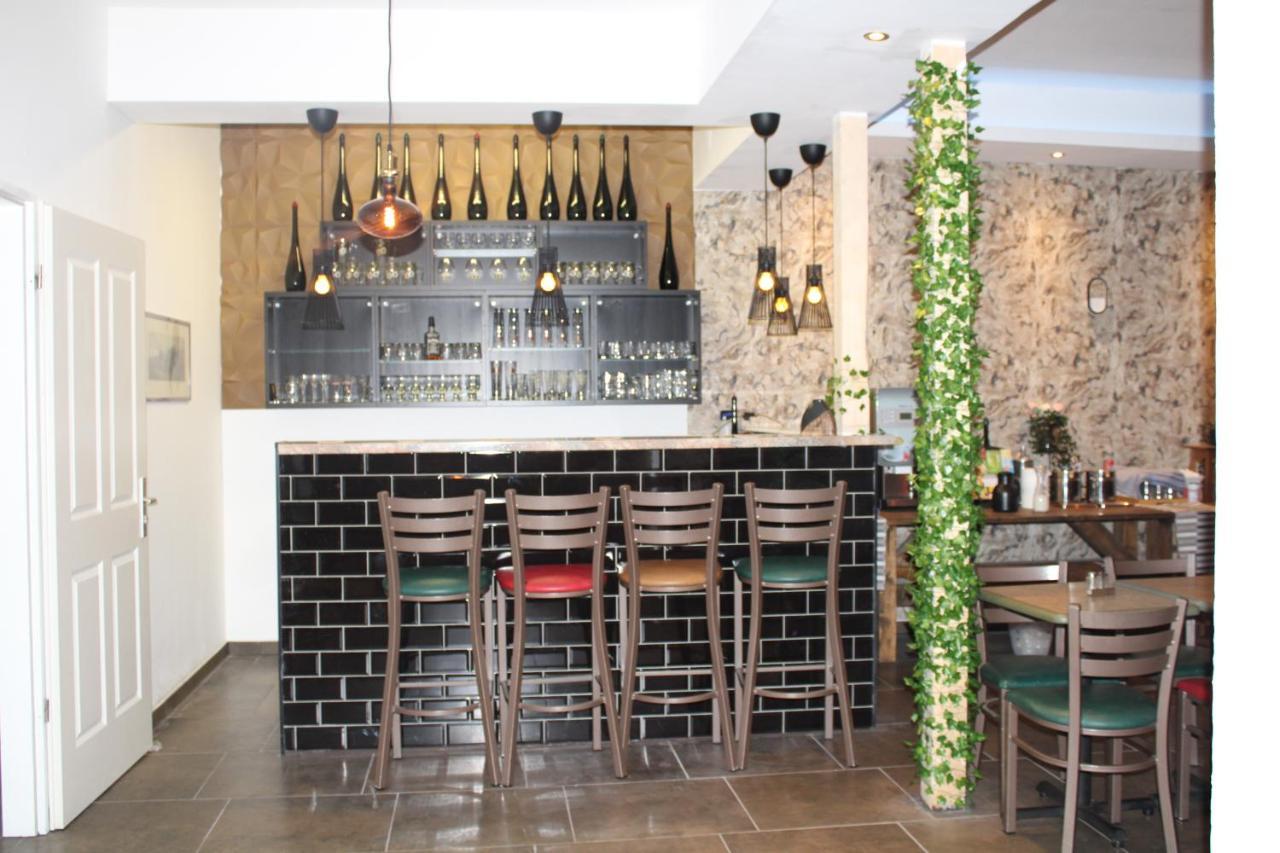 Hotel Maximo Pinneberg Ngoại thất bức ảnh