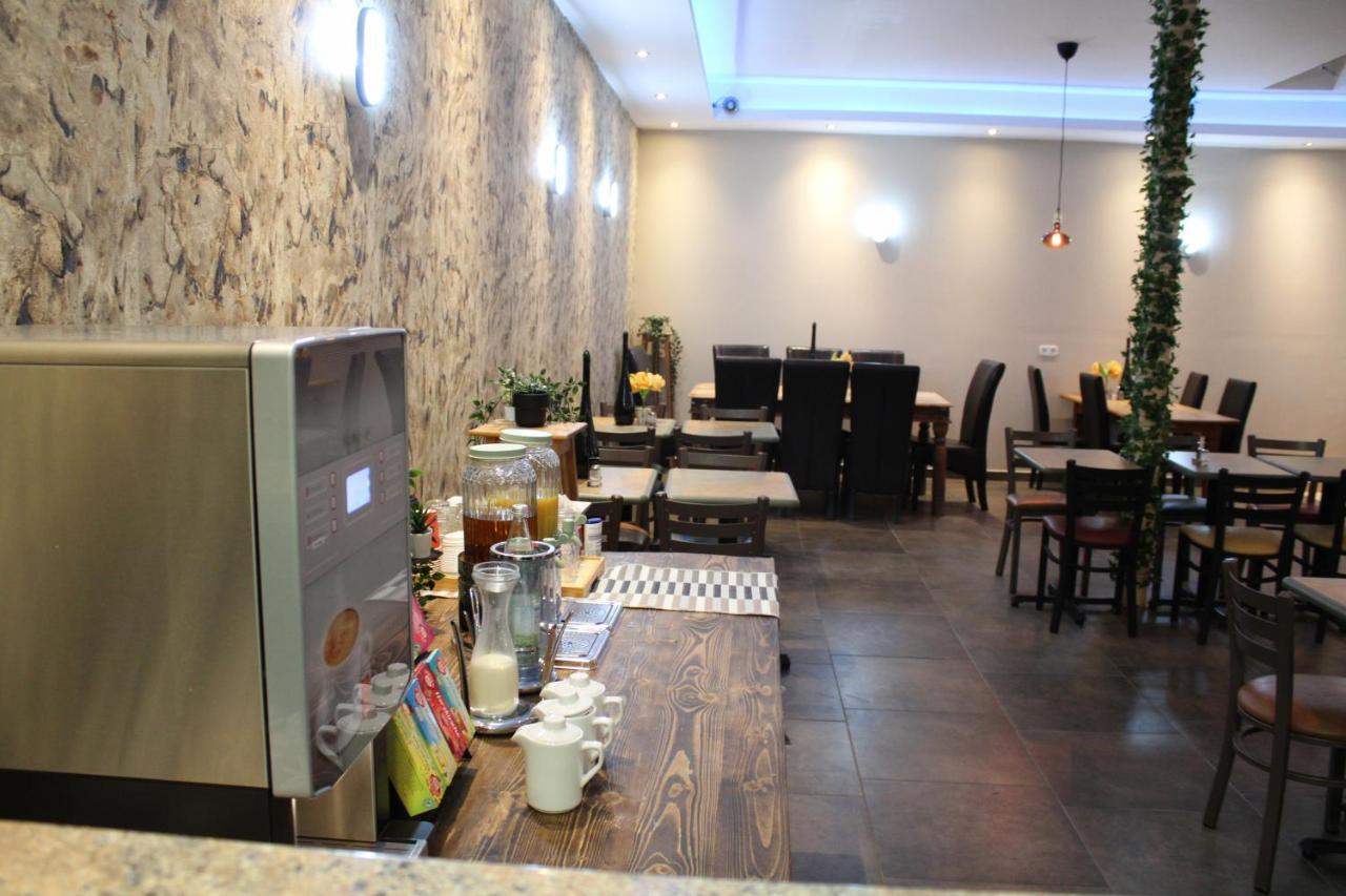 Hotel Maximo Pinneberg Ngoại thất bức ảnh