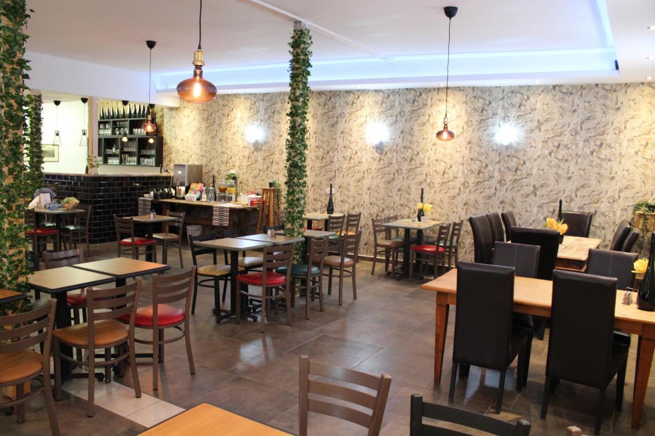 Hotel Maximo Pinneberg Ngoại thất bức ảnh