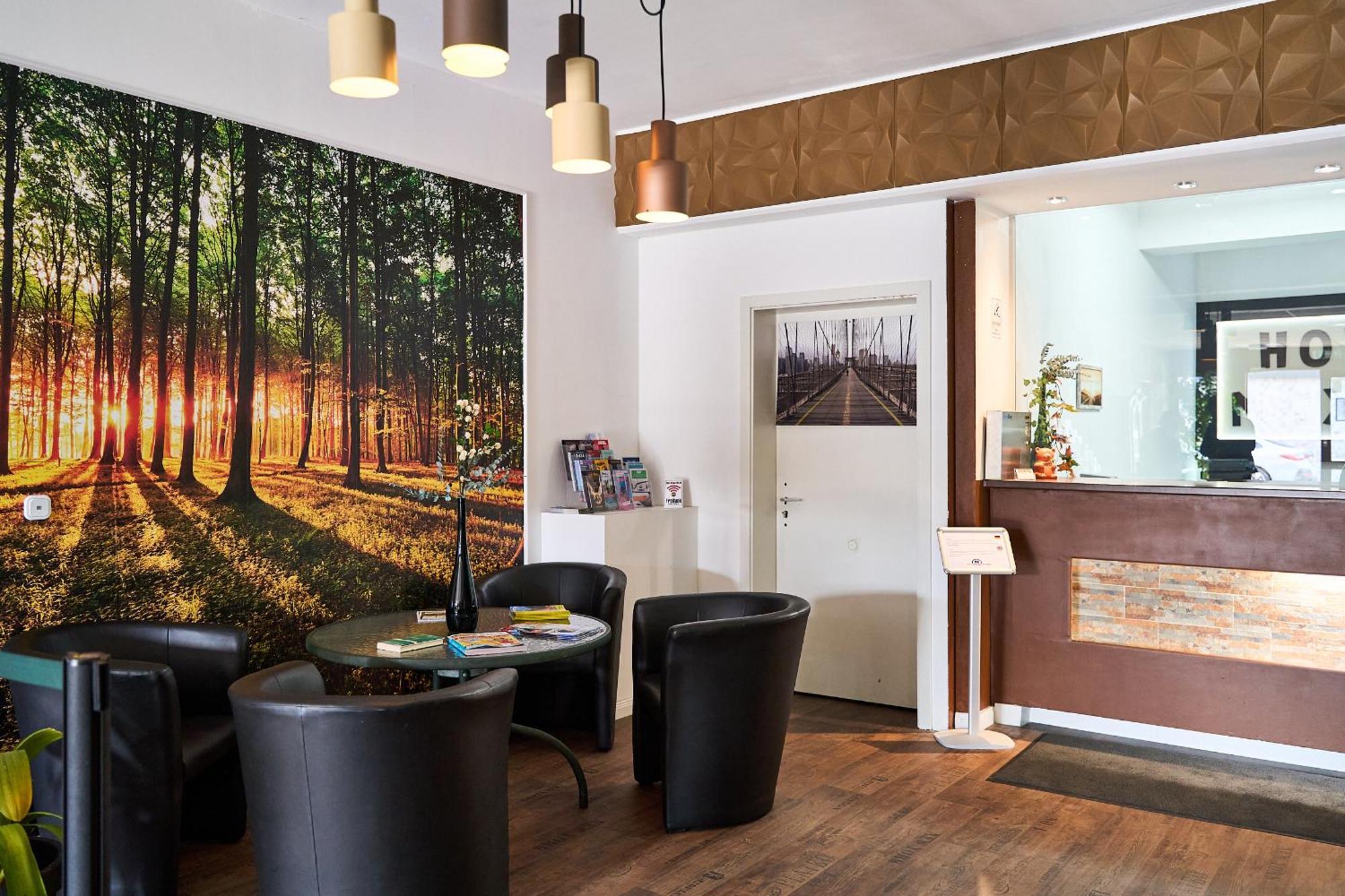Hotel Maximo Pinneberg Ngoại thất bức ảnh