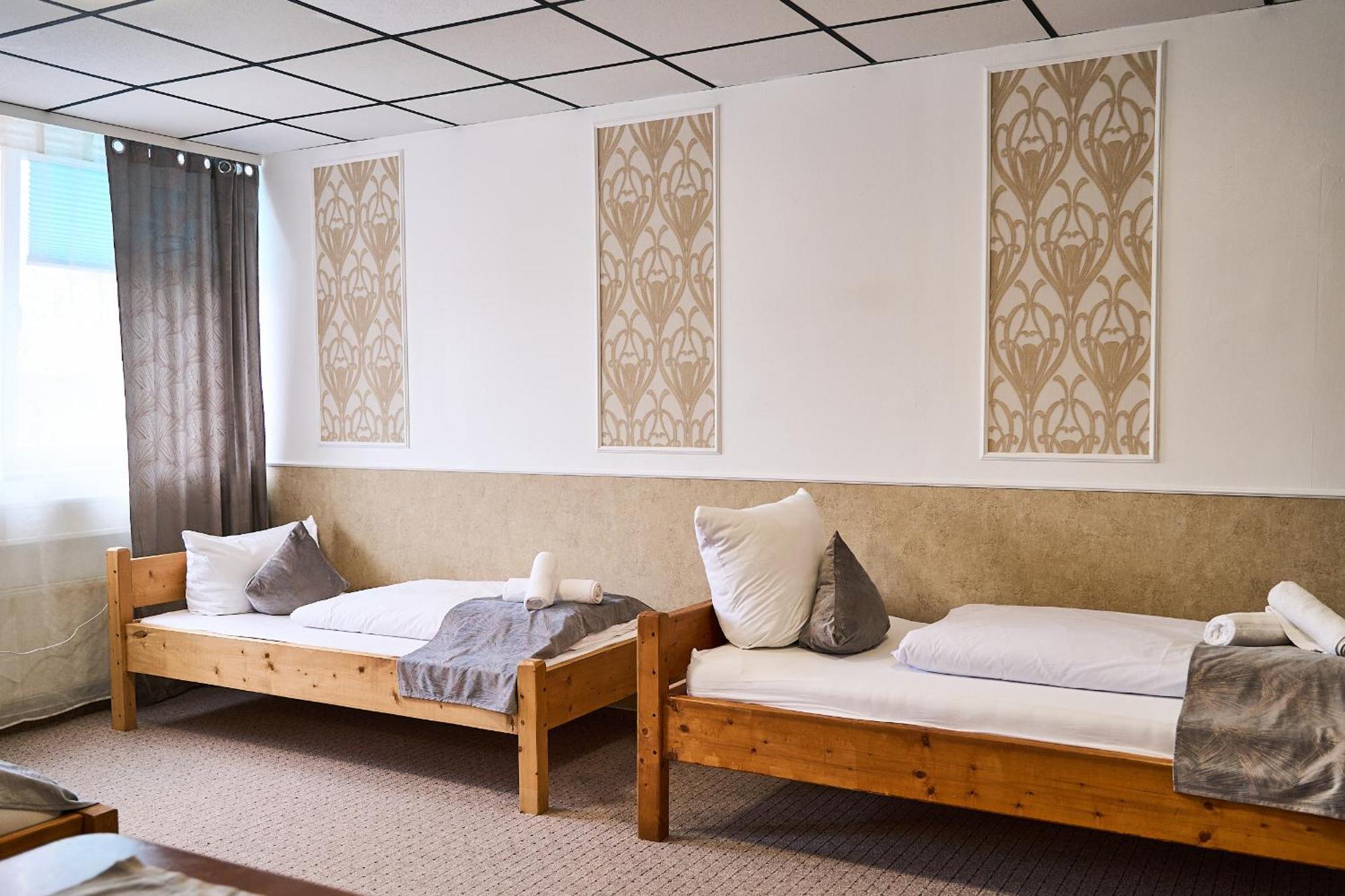Hotel Maximo Pinneberg Ngoại thất bức ảnh