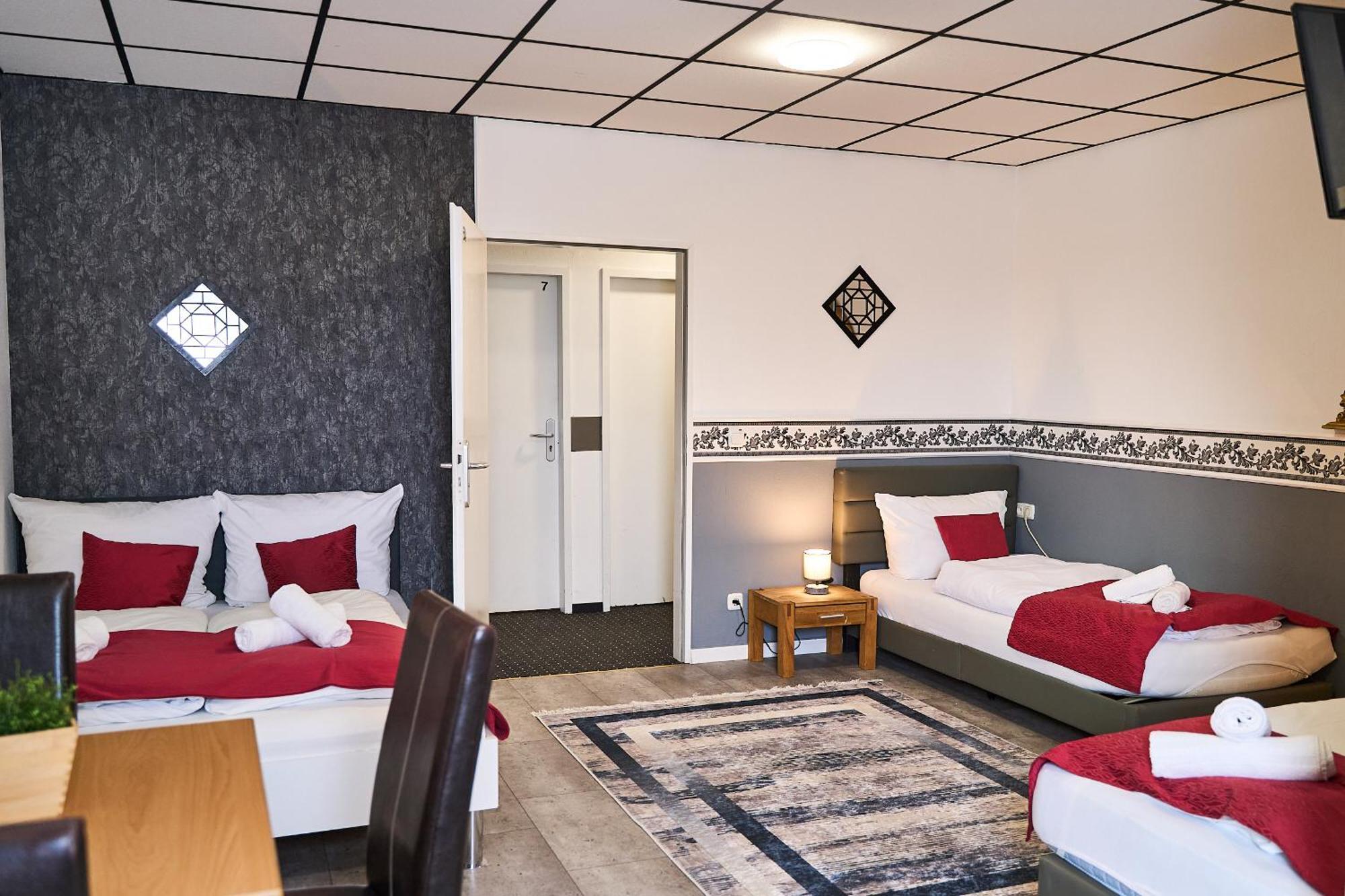Hotel Maximo Pinneberg Ngoại thất bức ảnh