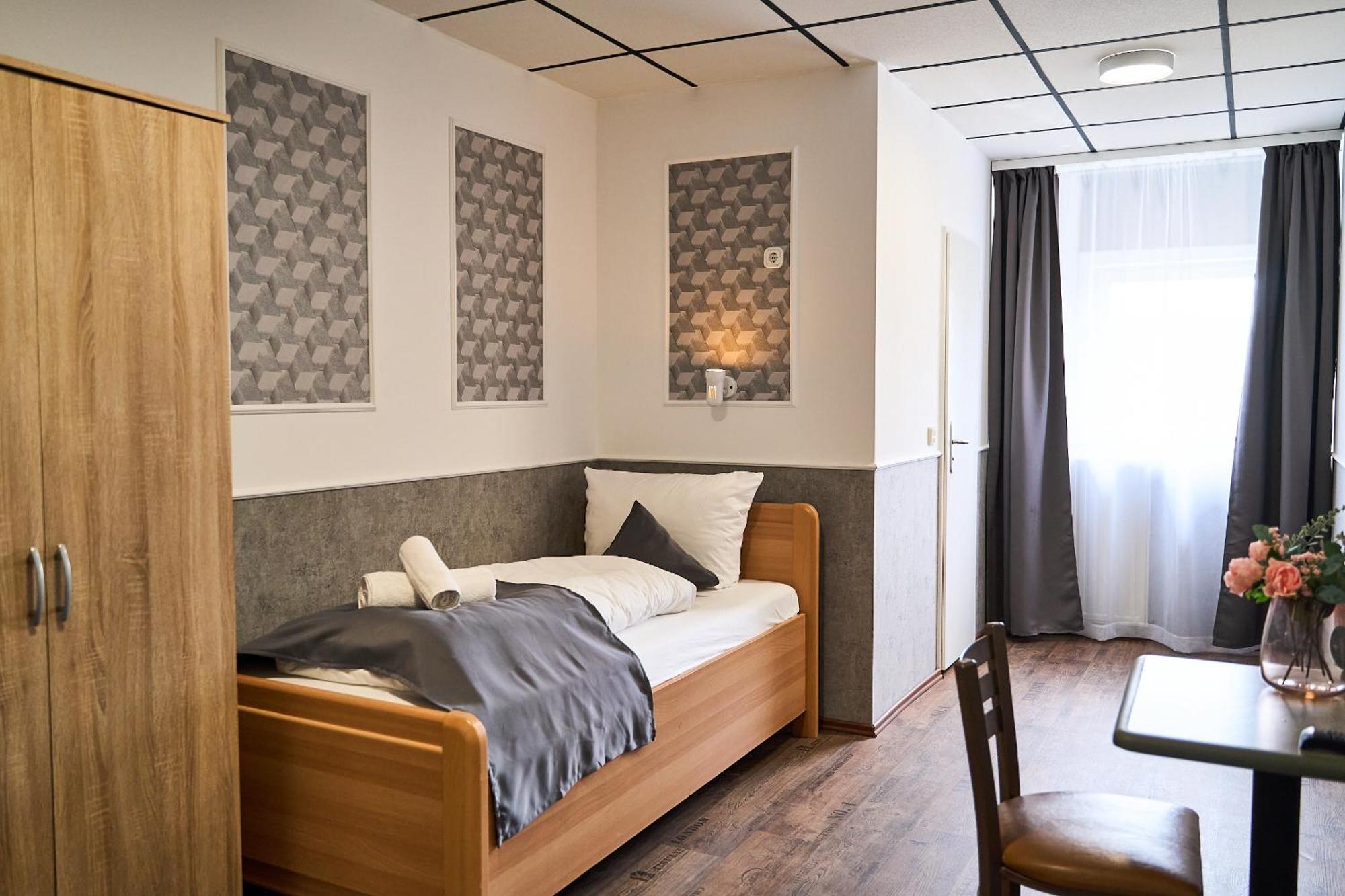 Hotel Maximo Pinneberg Ngoại thất bức ảnh
